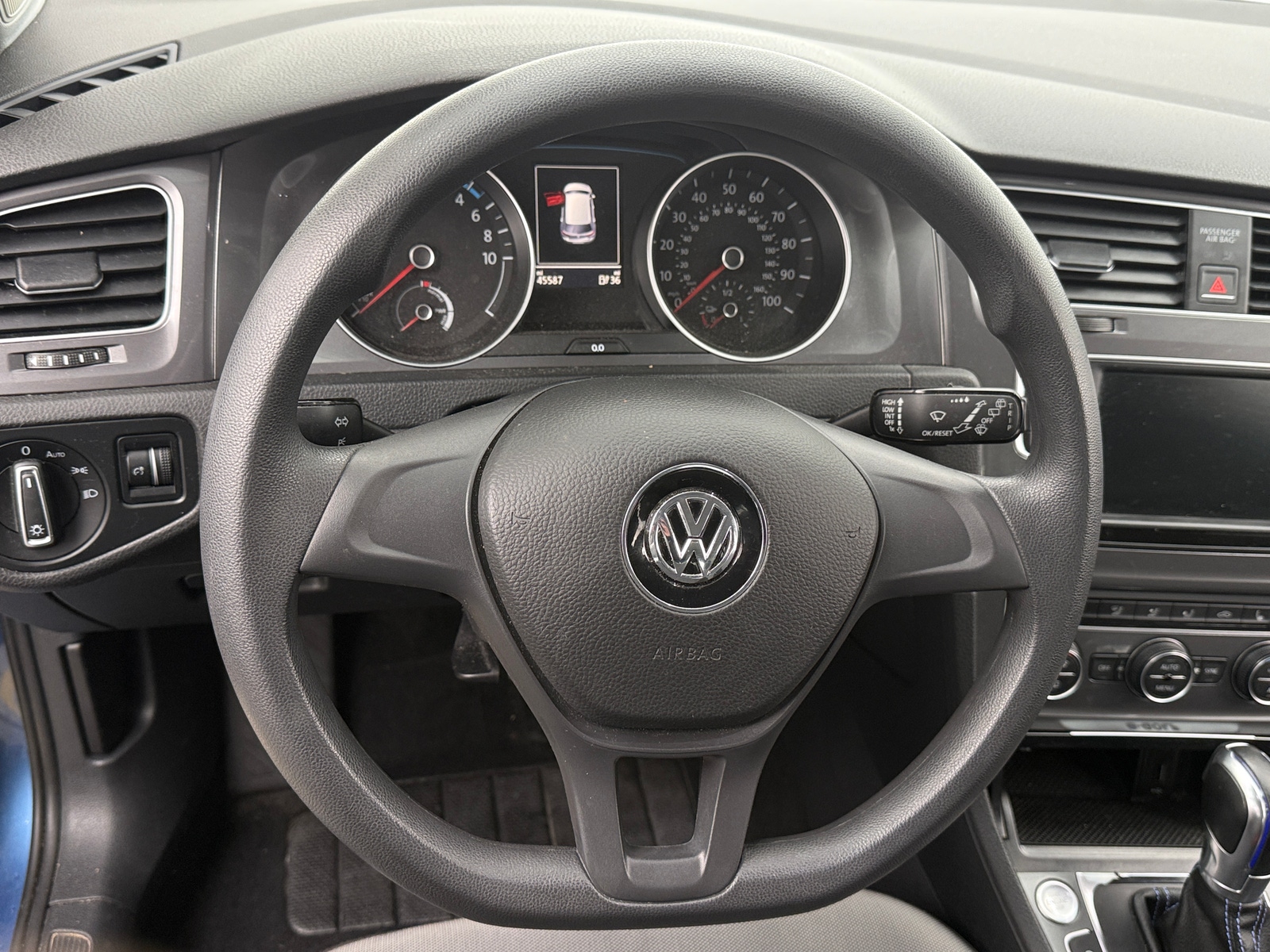 Thumbnail: 2016 Volkswagen e-Golf - 5