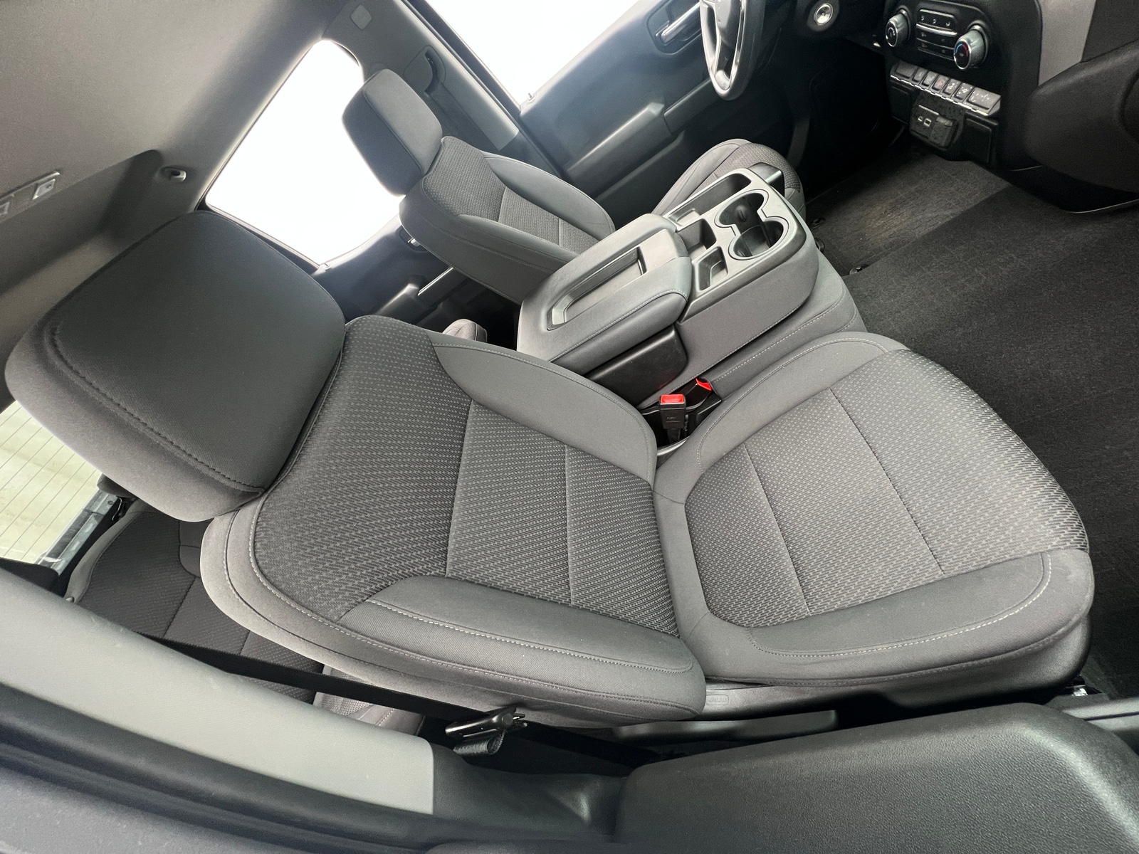 Thumbnail: 2022 Chevrolet Silverado 1500 - 2