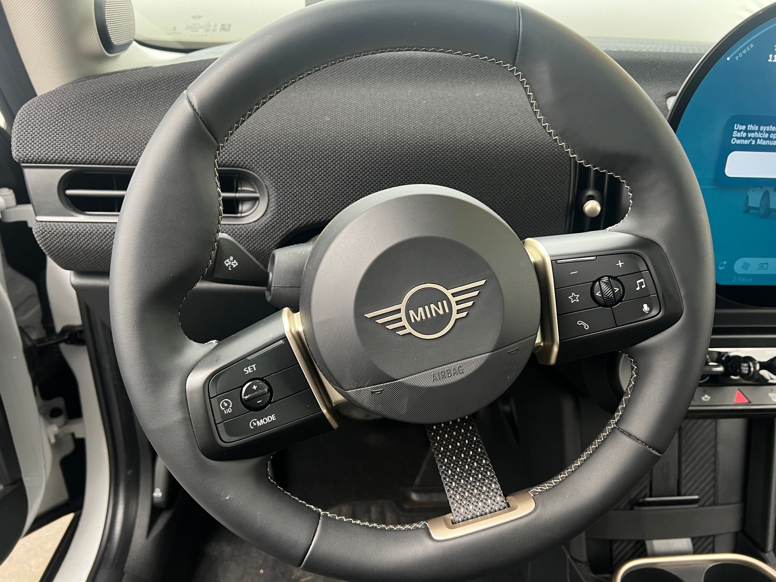 Thumbnail: 2025 MINI Cooper Hardtop - 4