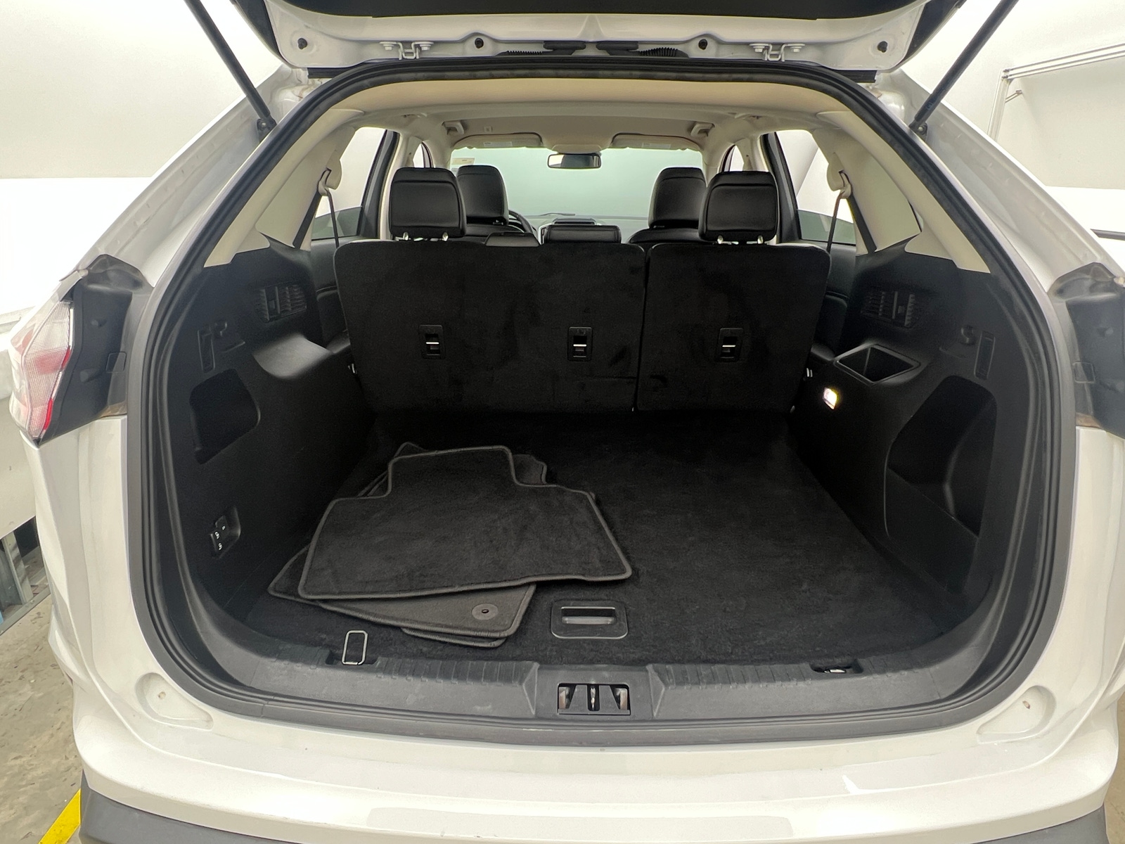 Thumbnail: 2024 Ford Edge - 6