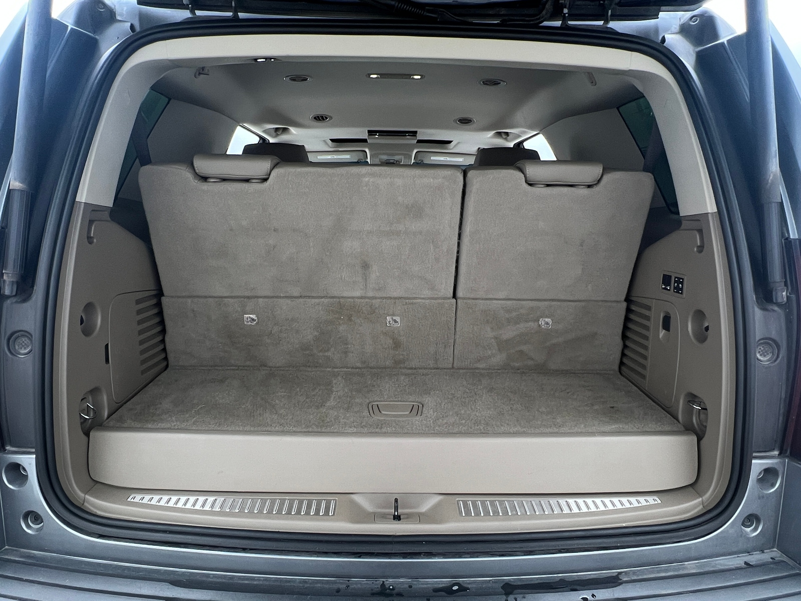 Thumbnail: 2020 Chevrolet Tahoe - 6