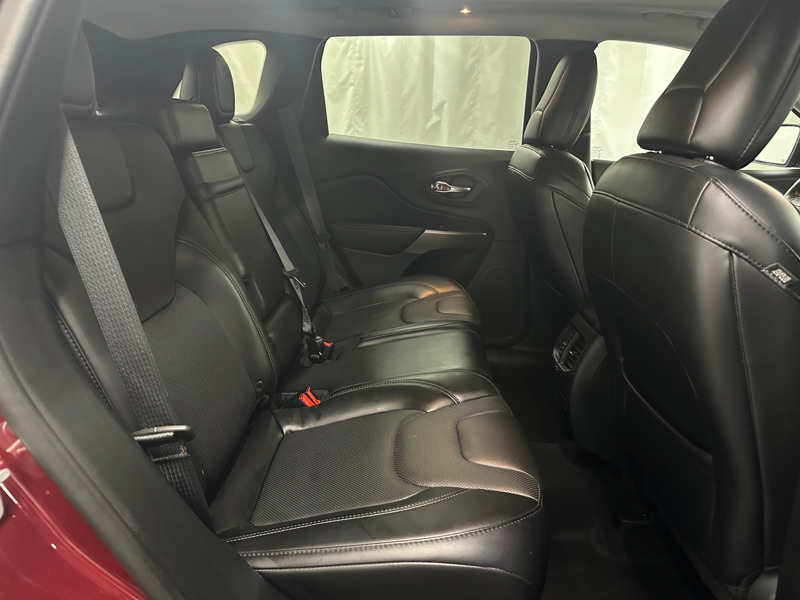 Thumbnail: 2019 Jeep Cherokee - 5