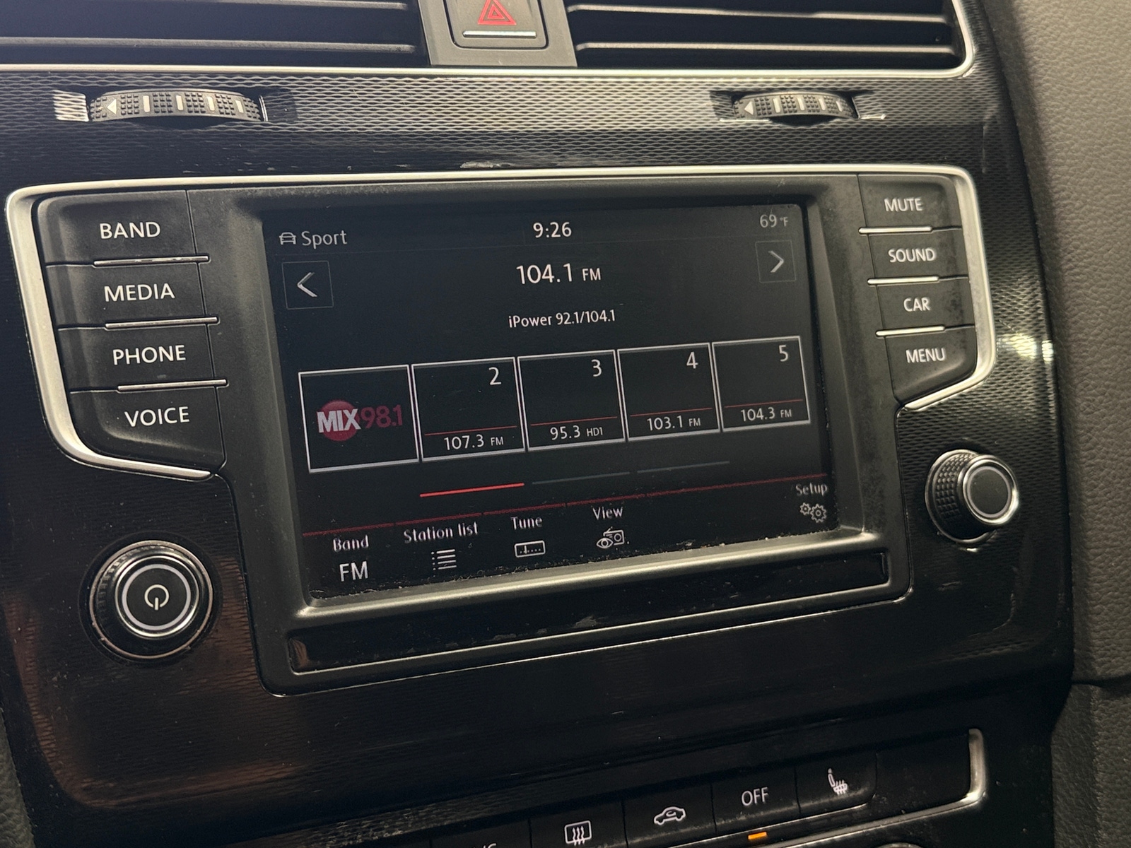 Thumbnail: 2017 Volkswagen Golf - 4