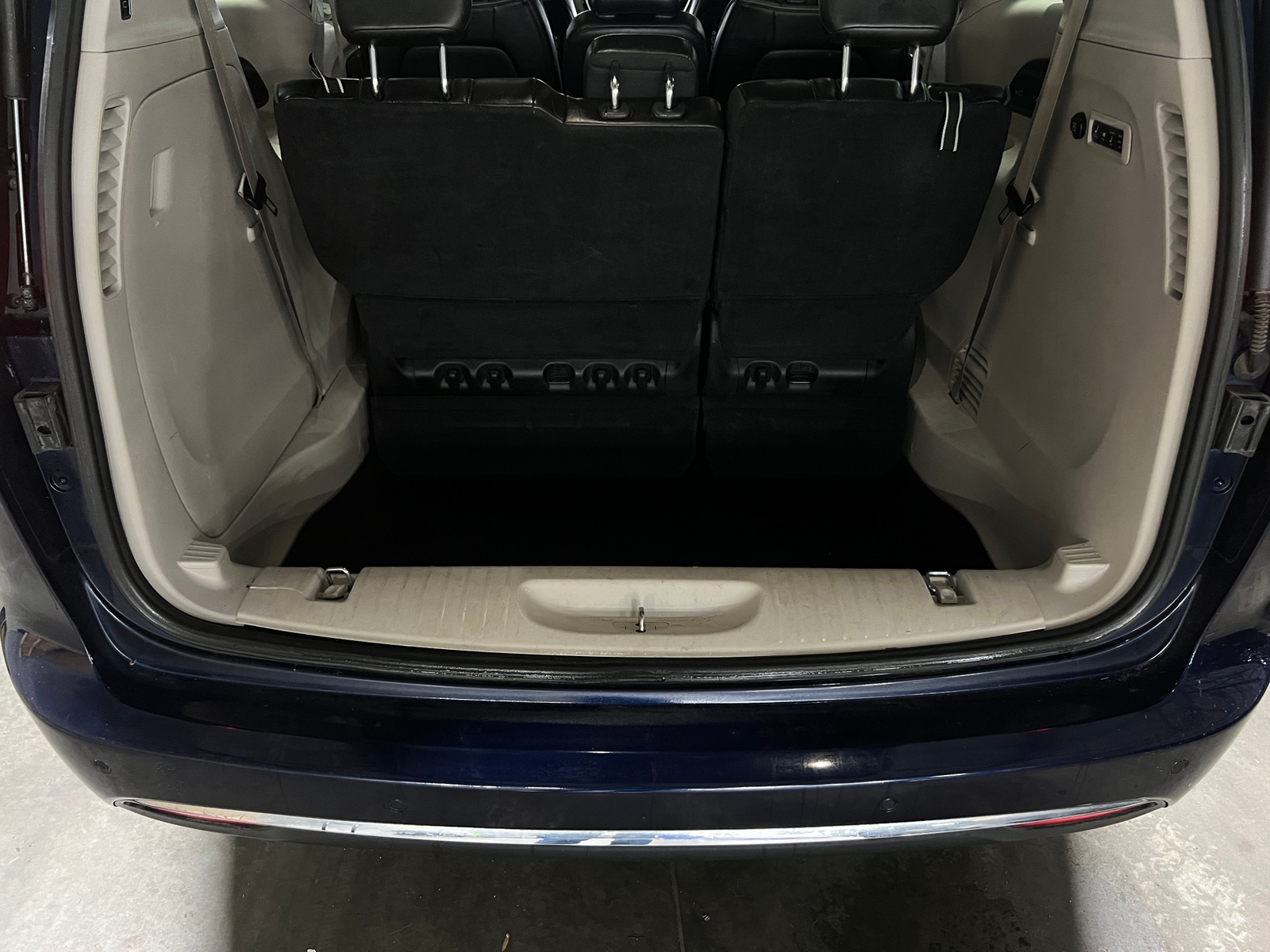 Thumbnail: 2018 Chrysler Pacifica - 6