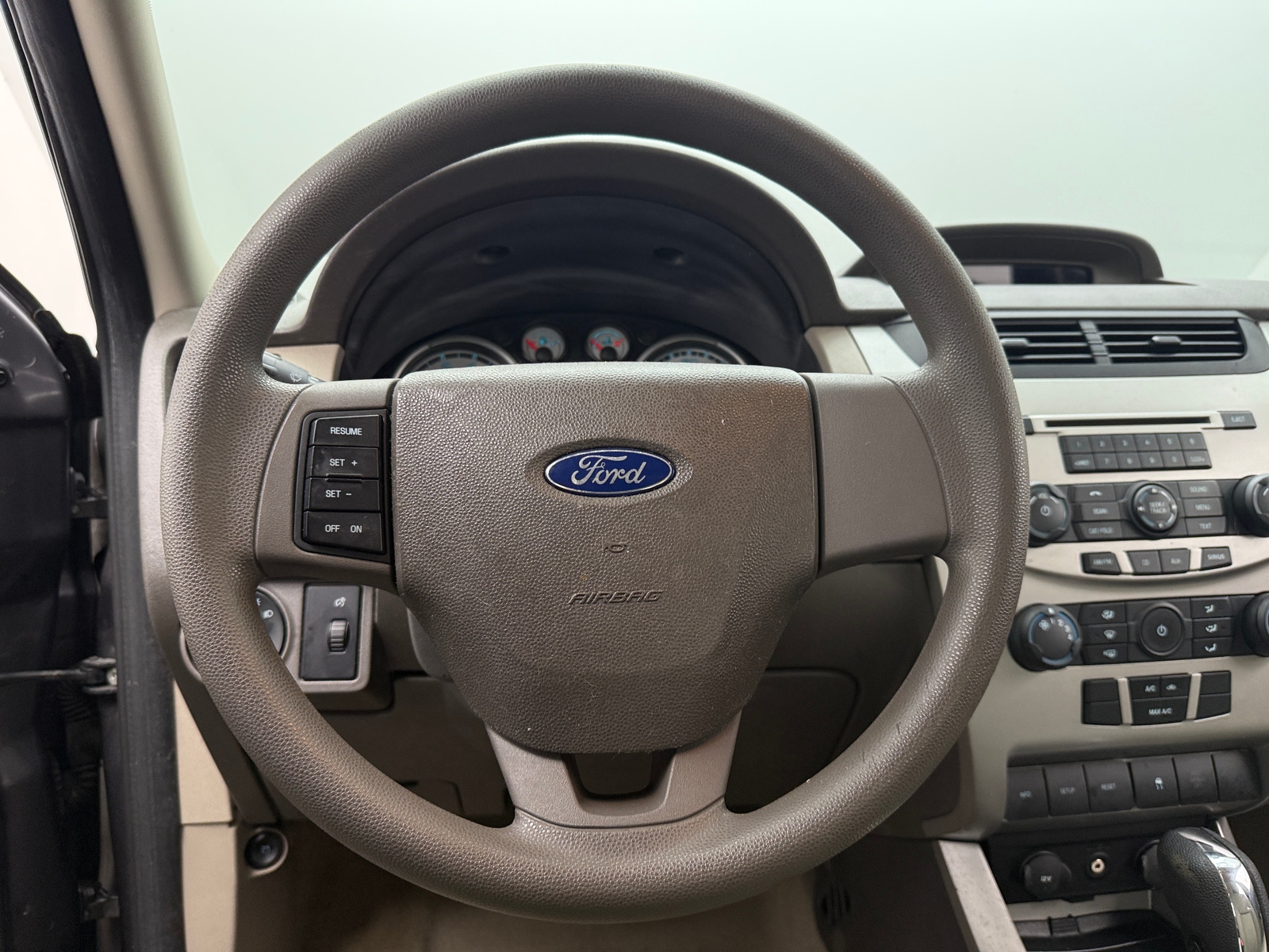 Thumbnail: 2010 Ford Focus - 5