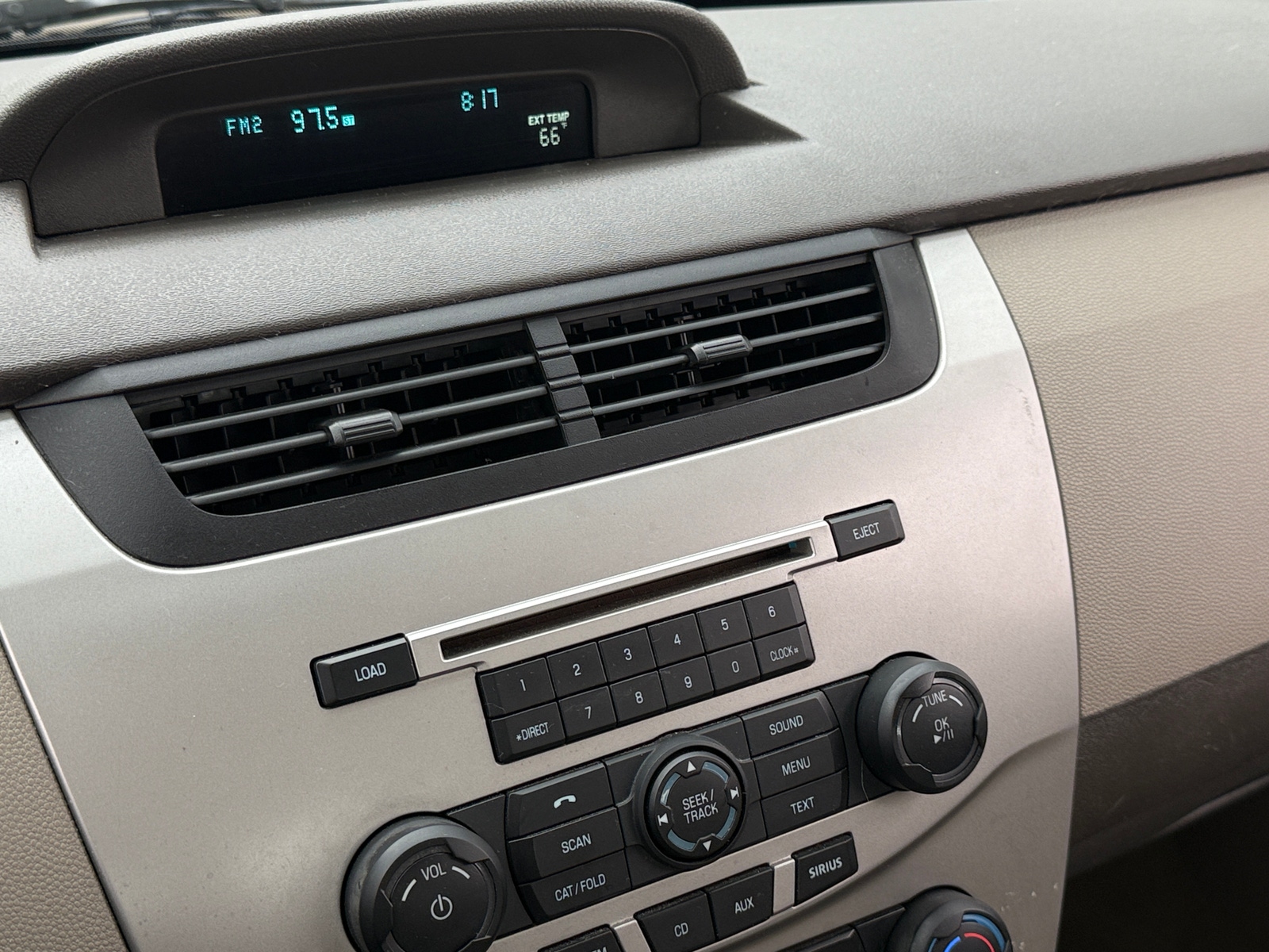 Thumbnail: 2010 Ford Focus - 4