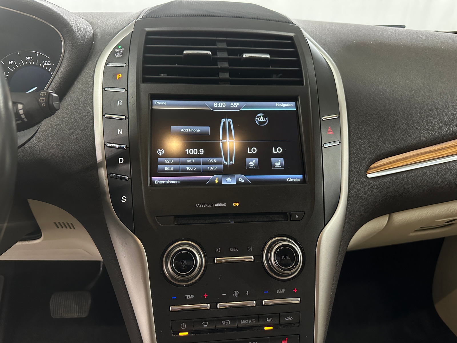 Thumbnail: 2015 Lincoln MKC - 3