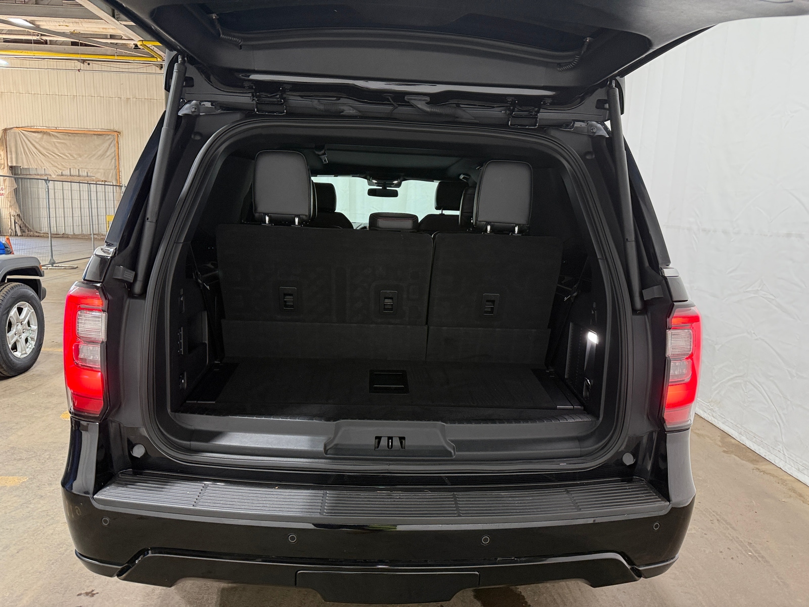 Thumbnail: 2019 Ford Expedition - 6