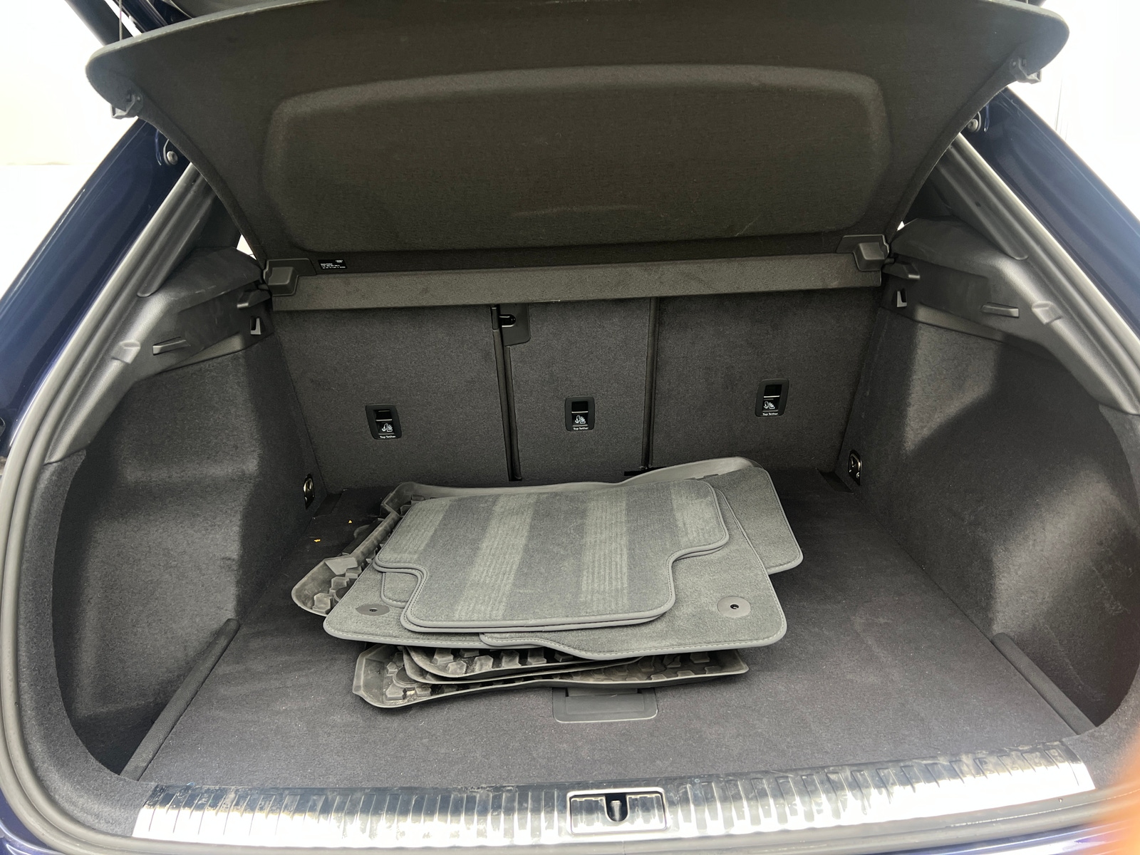 Thumbnail: 2022 Audi Q3 - 6