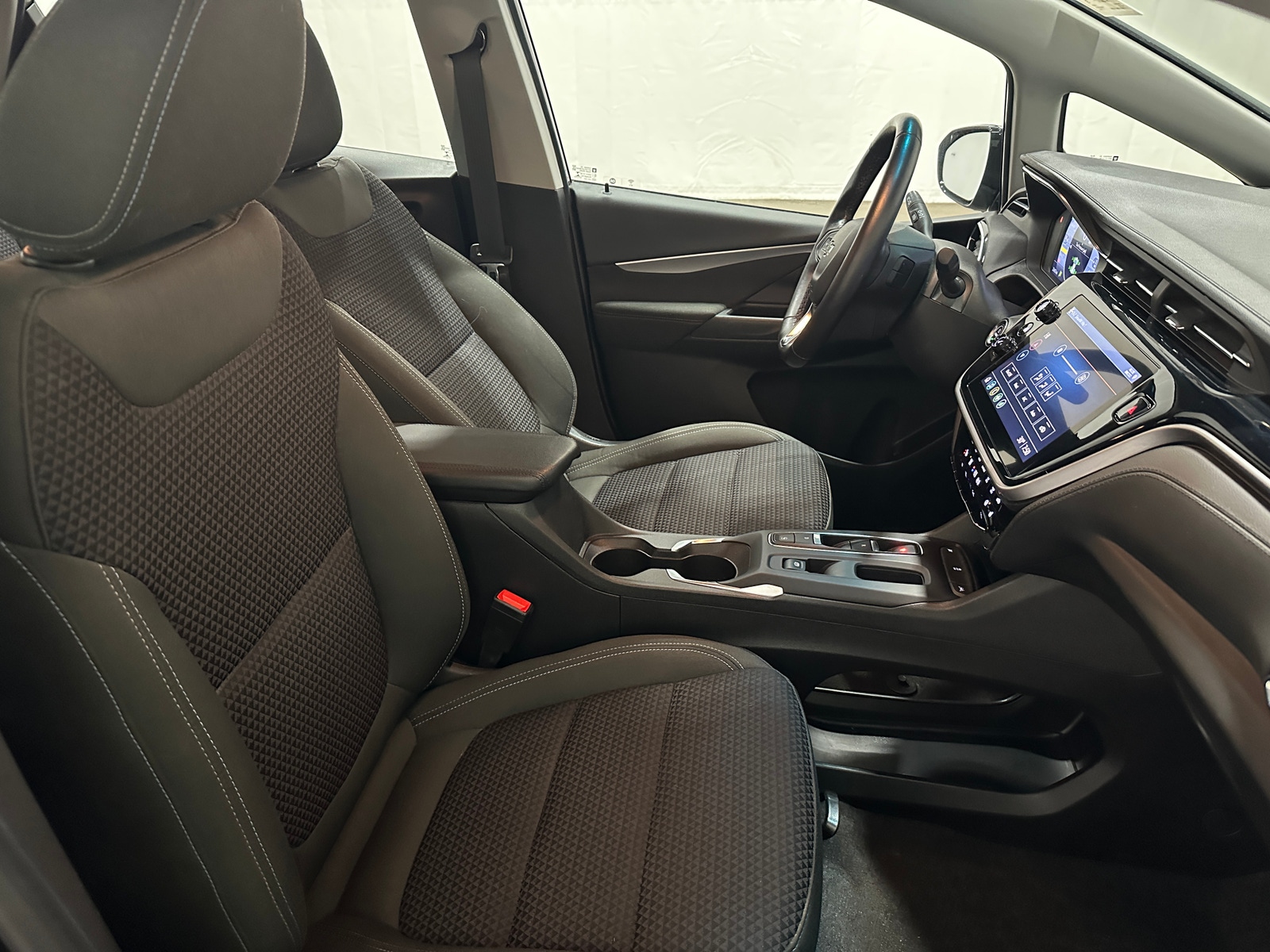 Thumbnail: 2022 Chevrolet Bolt EV - 2