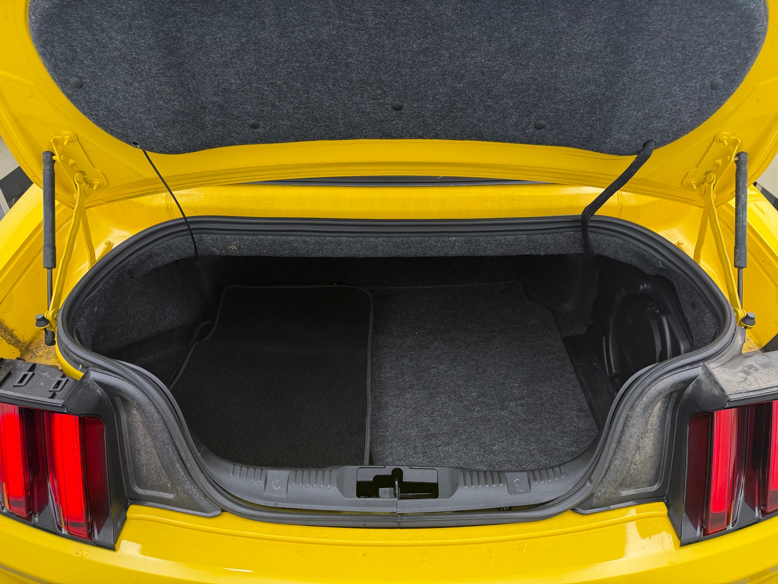 Thumbnail: 2016 Ford Mustang - 6