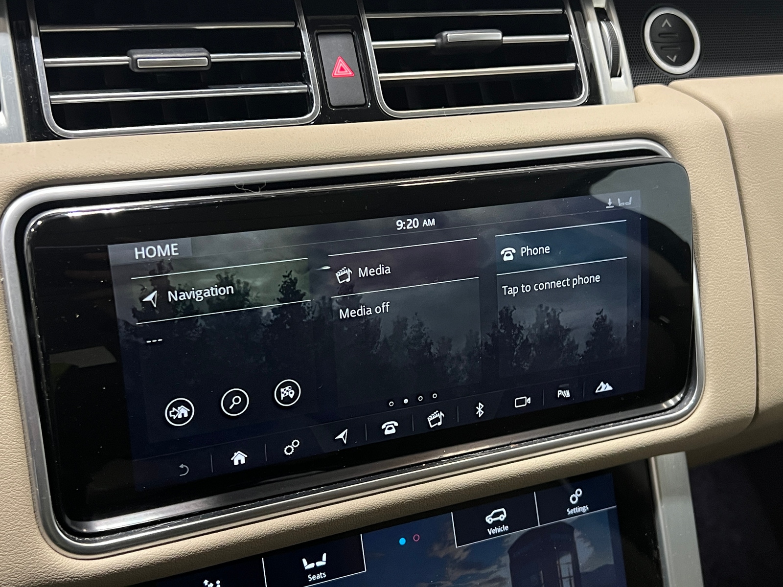 Thumbnail: 2019 Land Rover Range Rover - 3