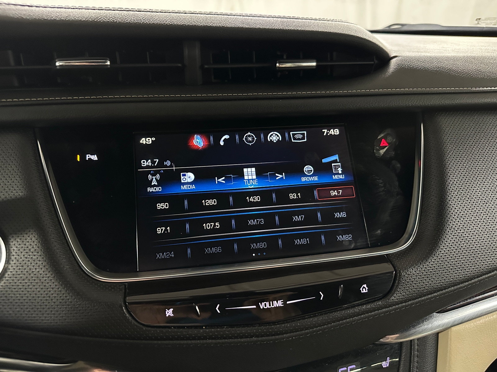 Thumbnail: 2017 Cadillac XT5 - 3