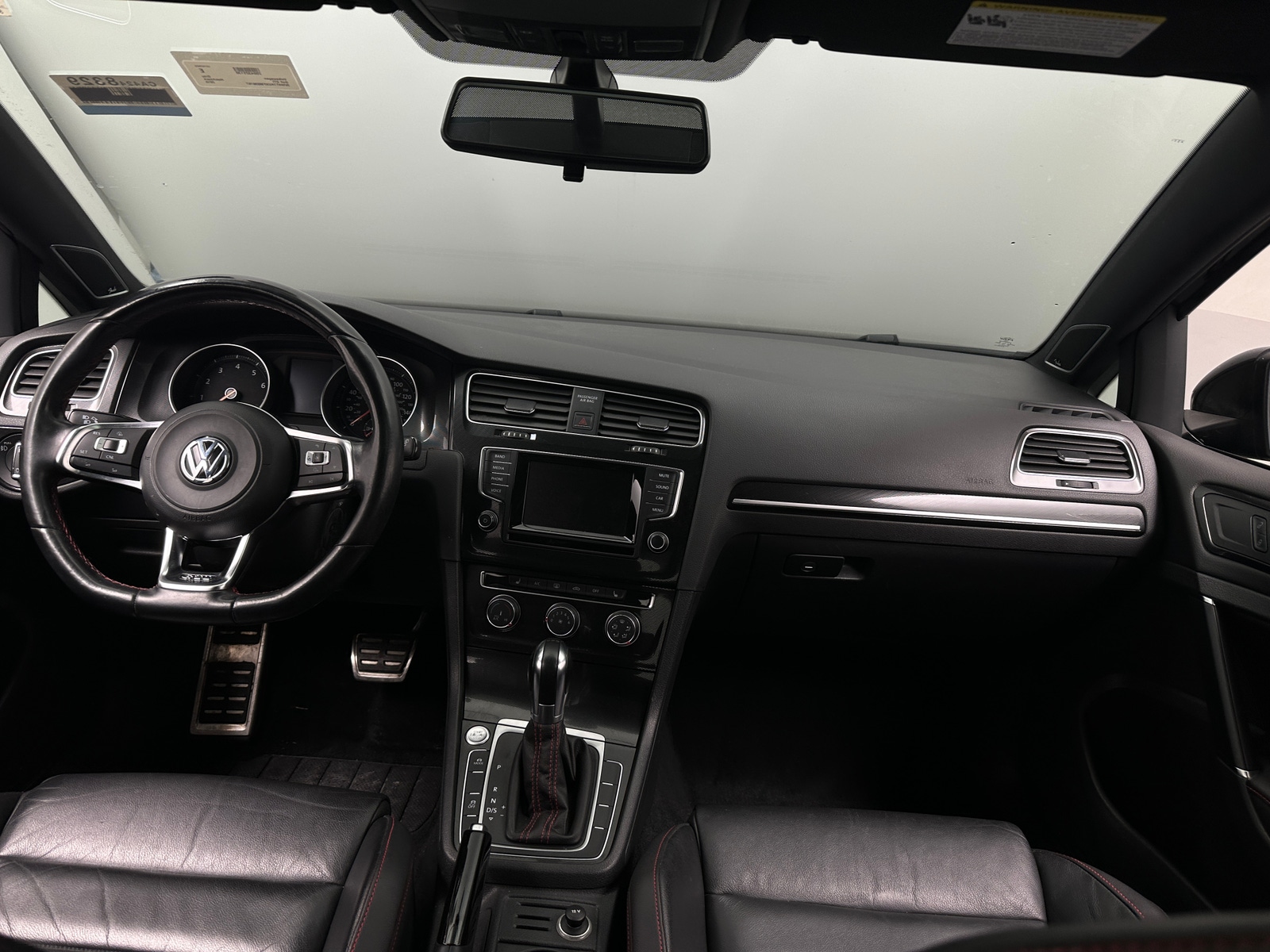 Thumbnail: 2015 Volkswagen Golf - 3