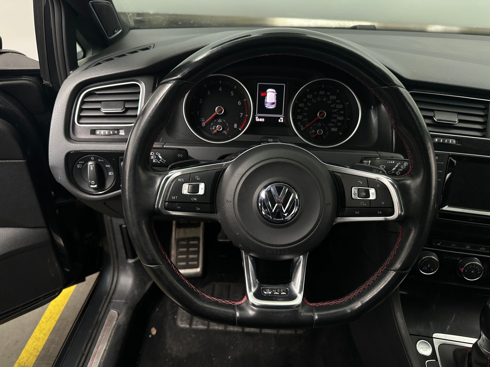 Thumbnail: 2015 Volkswagen Golf - 5