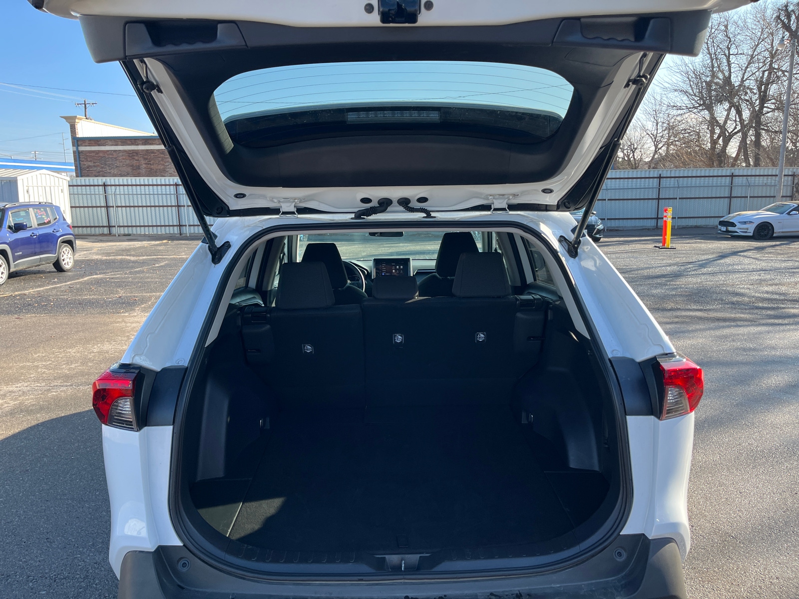 Thumbnail: 2025 Toyota RAV4 - 6