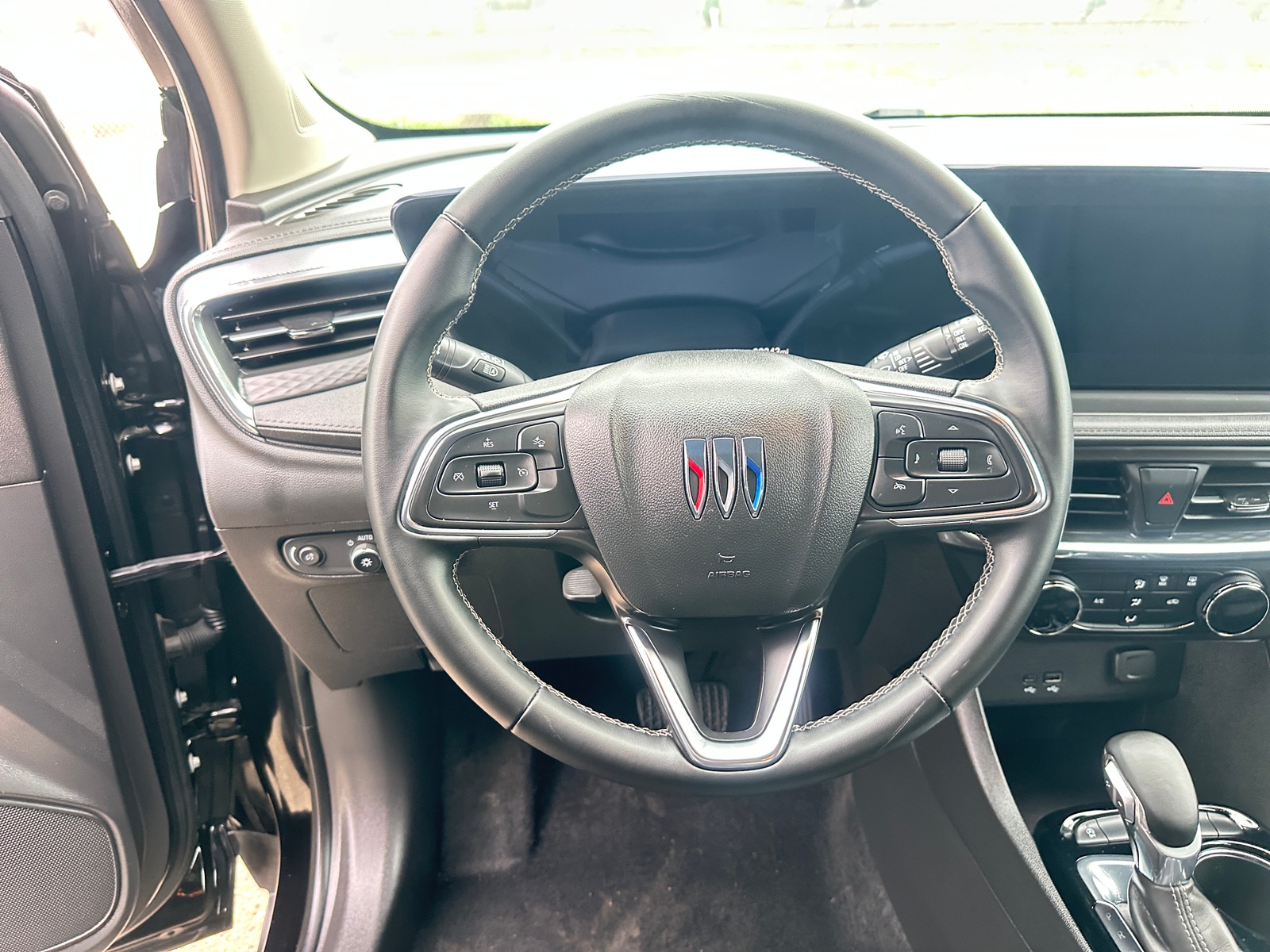 Thumbnail: 2025 Buick Encore GX - 5