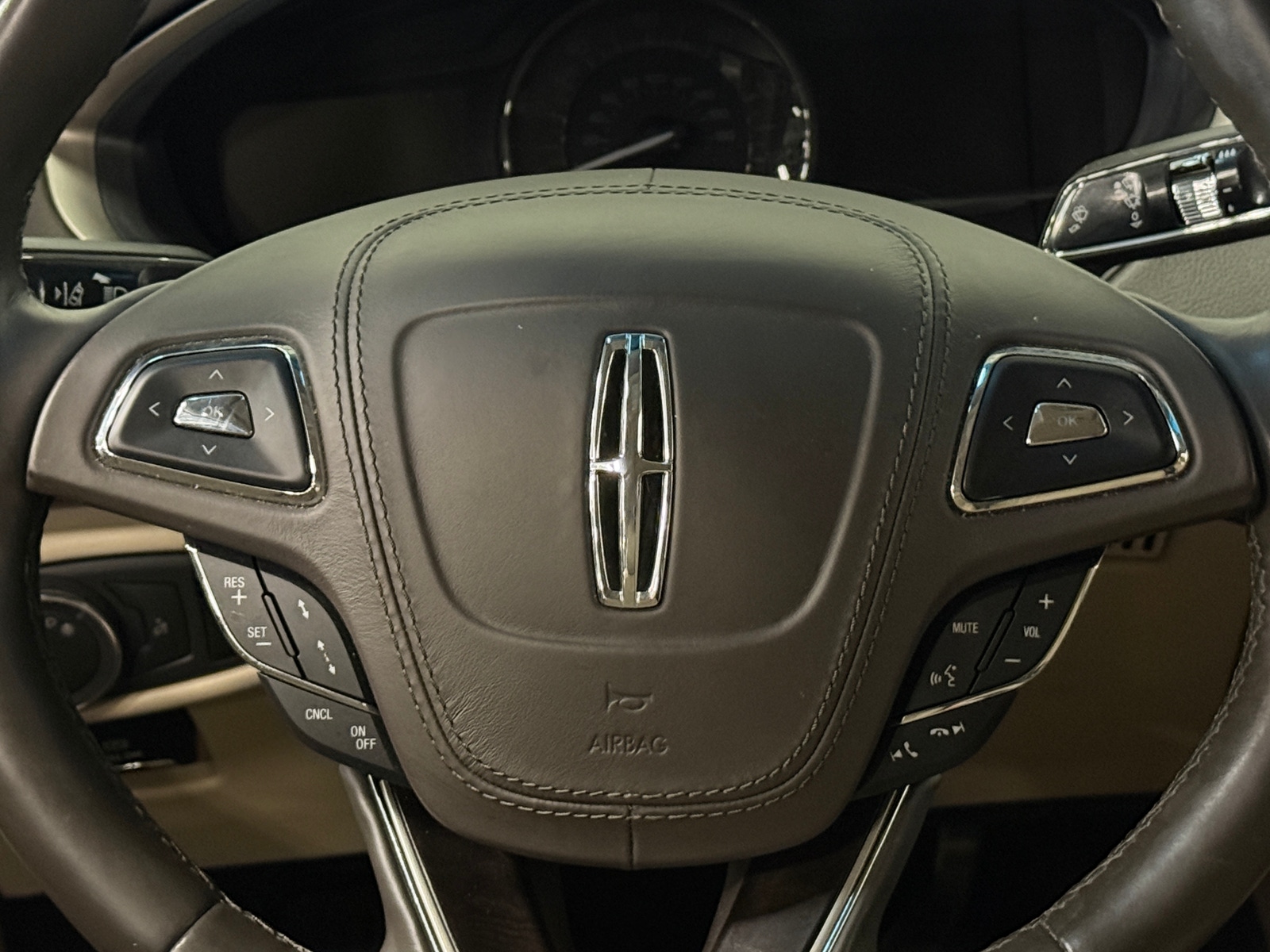 Thumbnail: 2018 Lincoln MKZ - 4