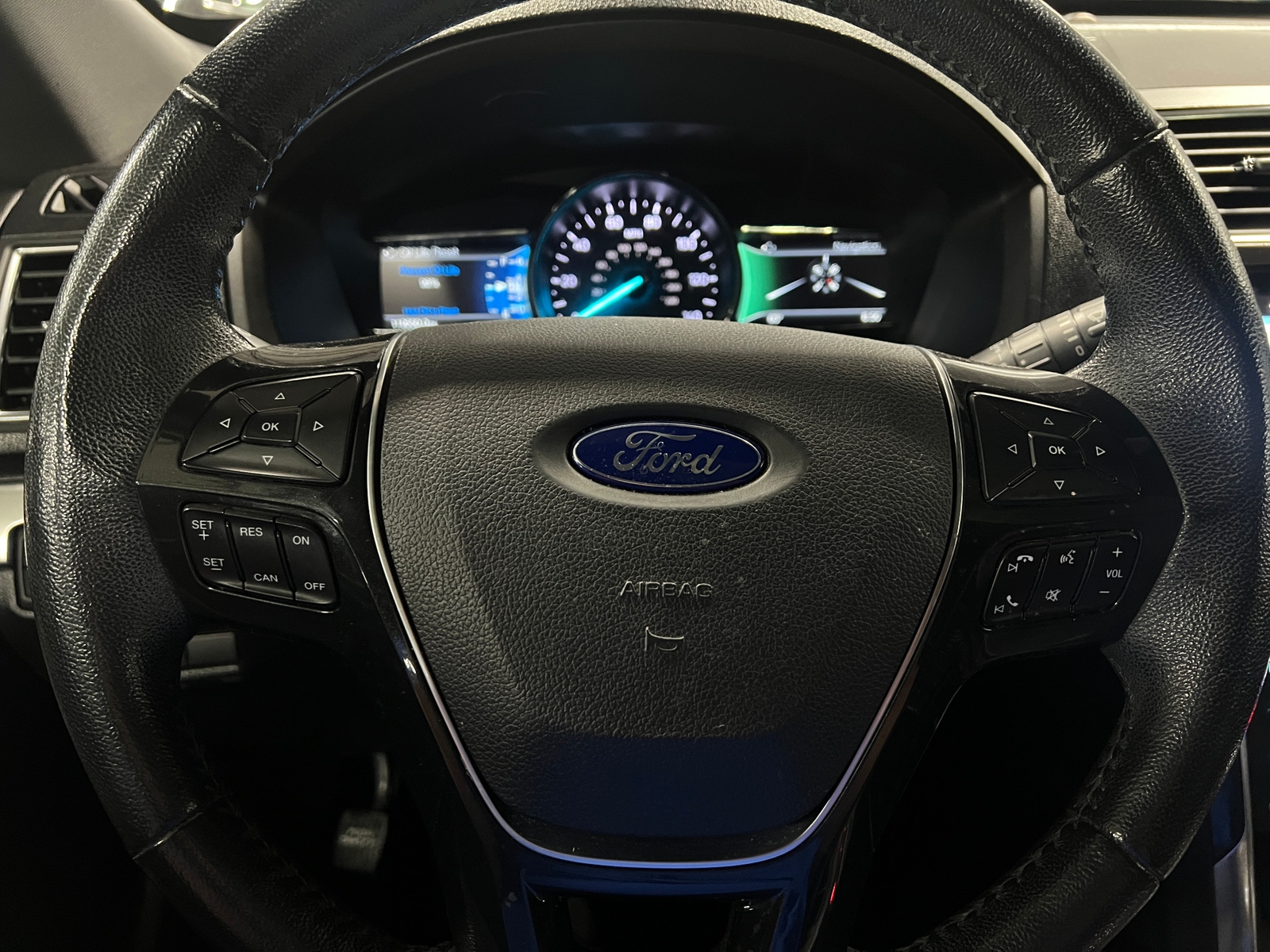 Thumbnail: 2018 Ford Explorer - 4