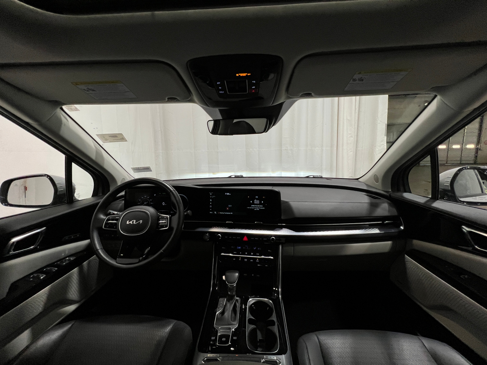 Thumbnail: 2023 Kia Carnival - 2