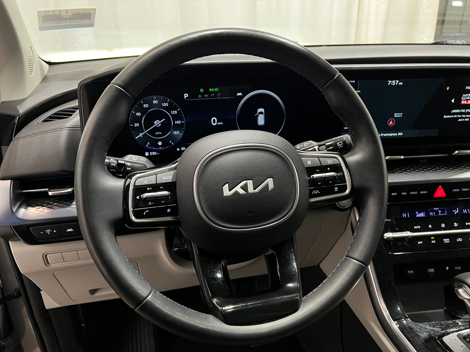 Thumbnail: 2023 Kia Carnival - 4