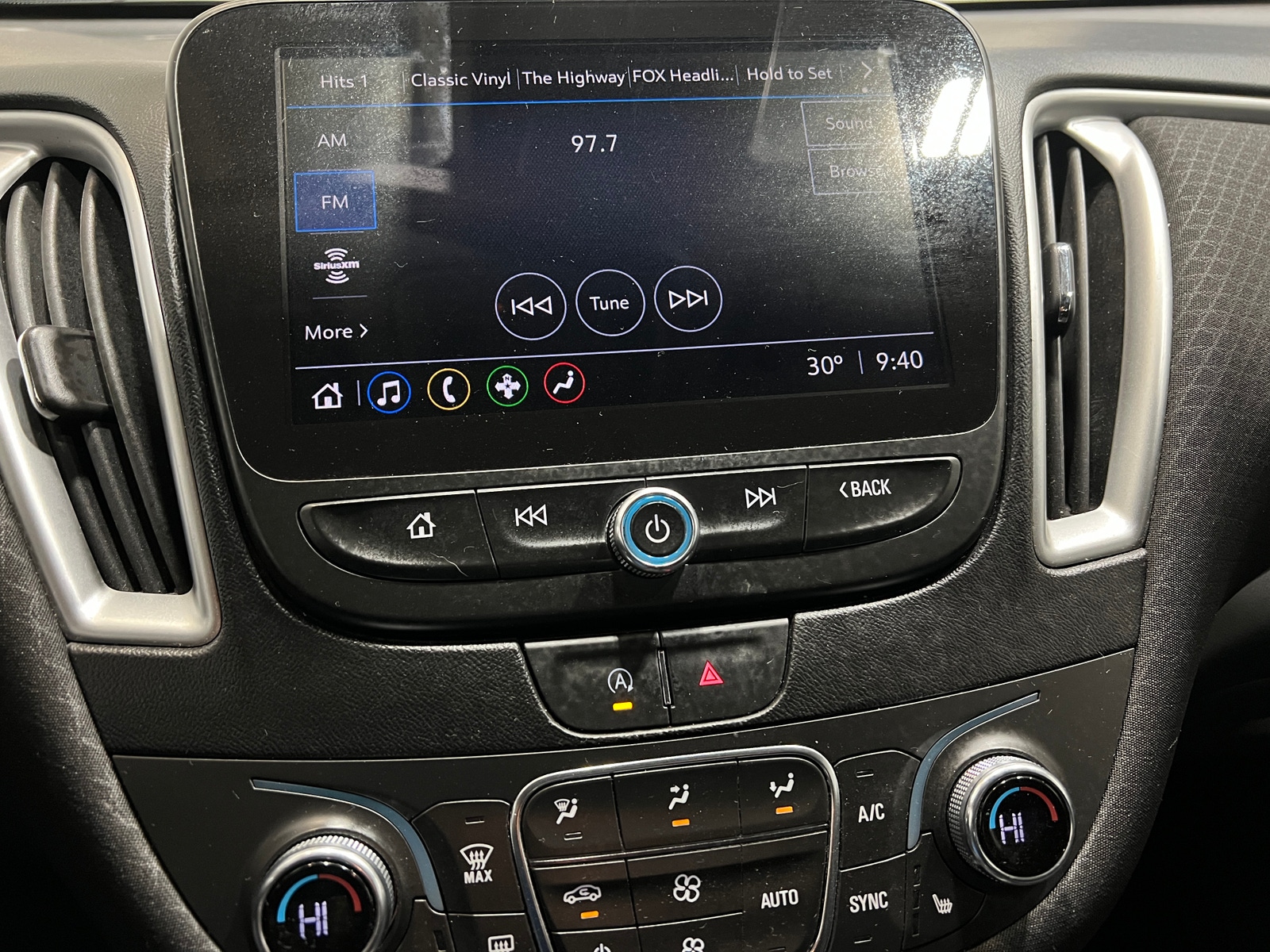 Thumbnail: 2023 Chevrolet Malibu - 4