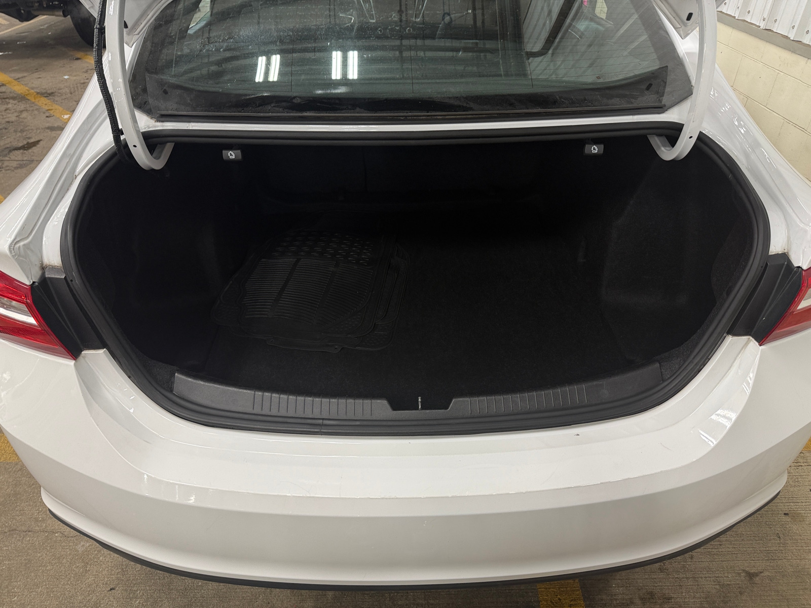 Thumbnail: 2023 Chevrolet Malibu - 7