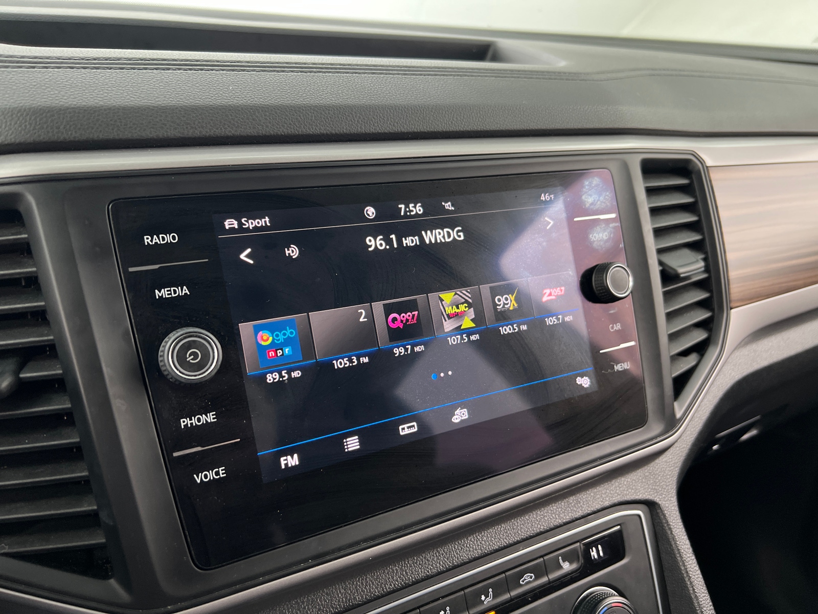 Thumbnail: 2021 Volkswagen Atlas - 3