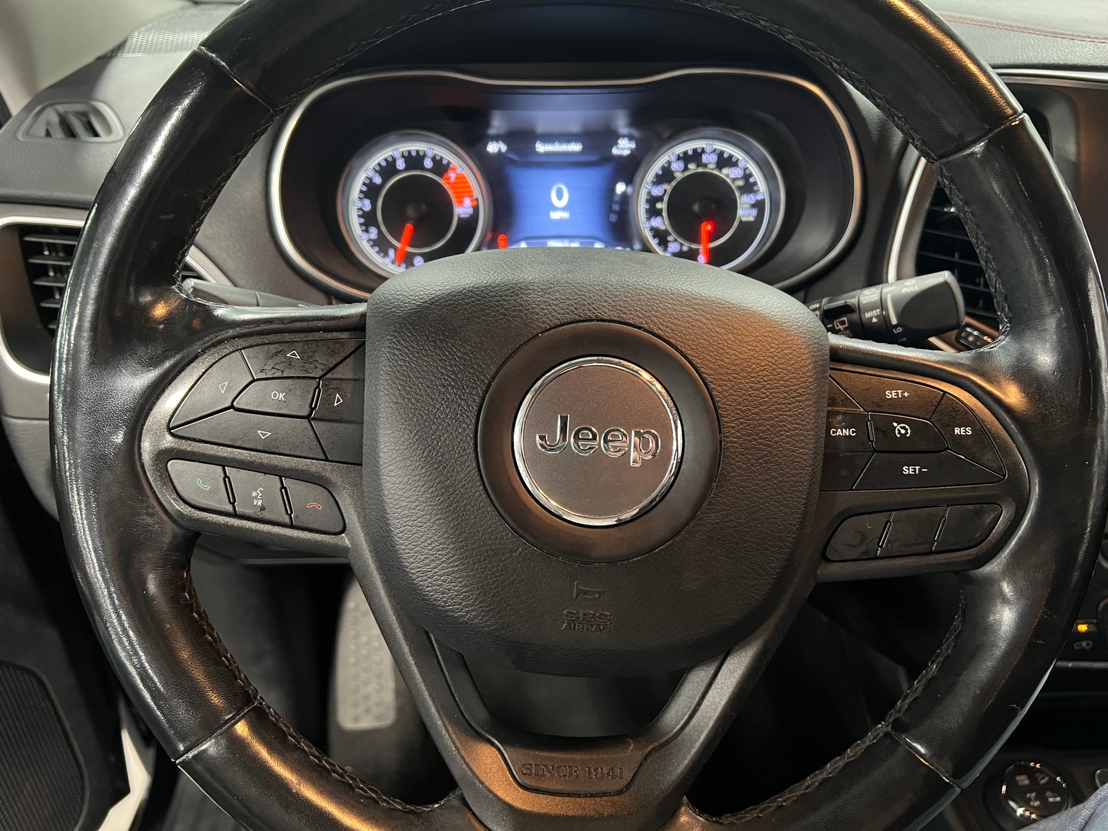 Thumbnail: 2020 Jeep Cherokee - 5