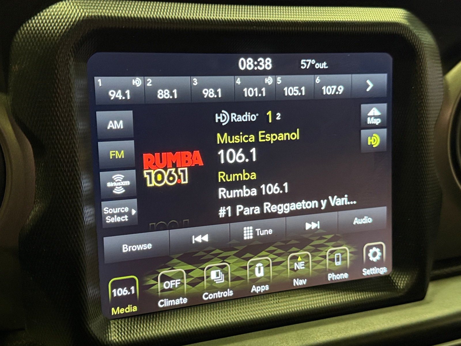 Thumbnail: 2021 Jeep Gladiator - 4