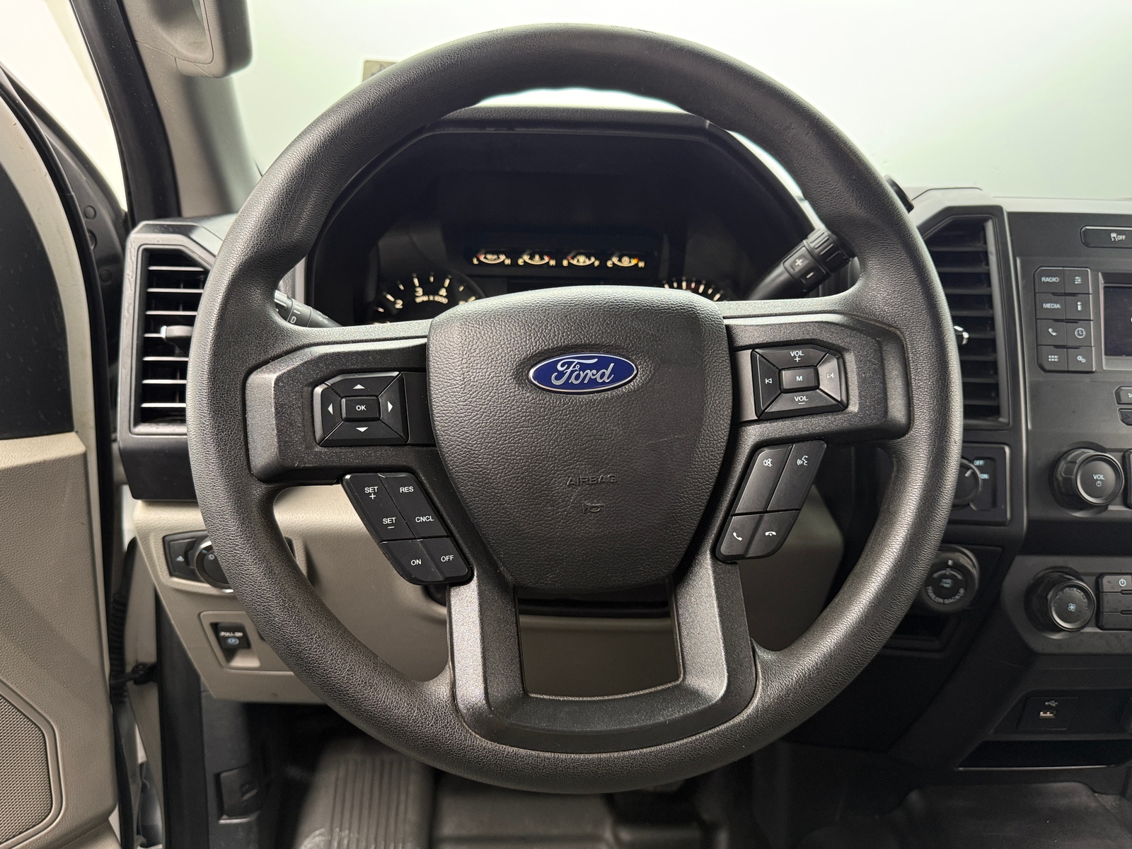 Thumbnail: 2020 Ford Econoline - 4