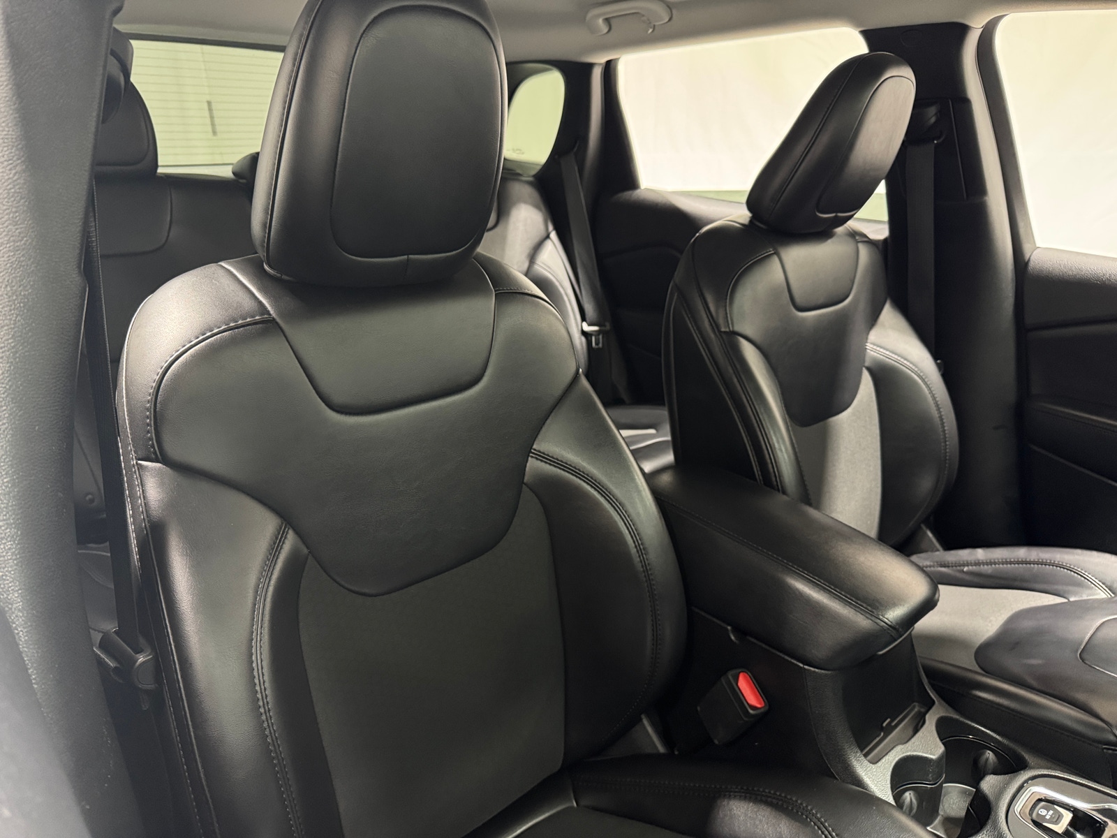 Thumbnail: 2019 Jeep Cherokee - 2