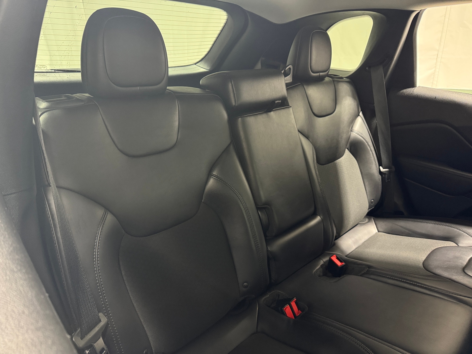 Thumbnail: 2019 Jeep Cherokee - 6