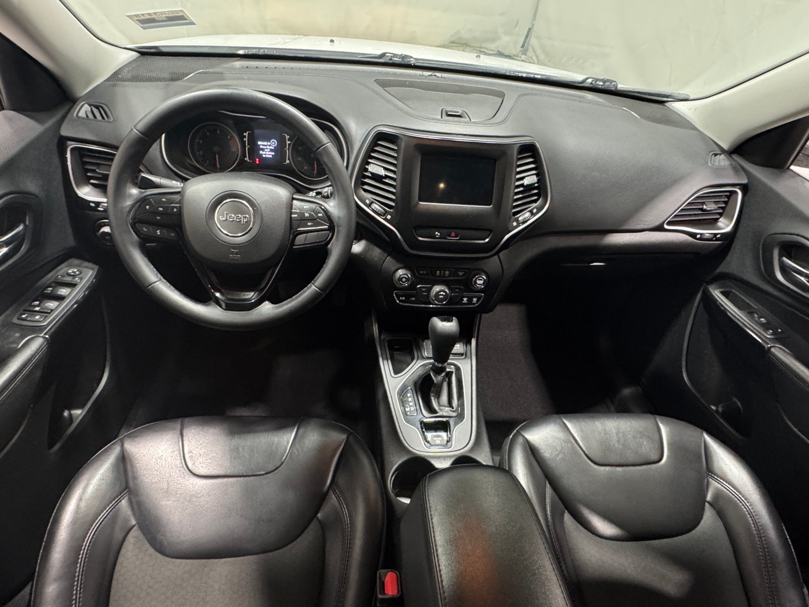 Thumbnail: 2019 Jeep Cherokee - 3