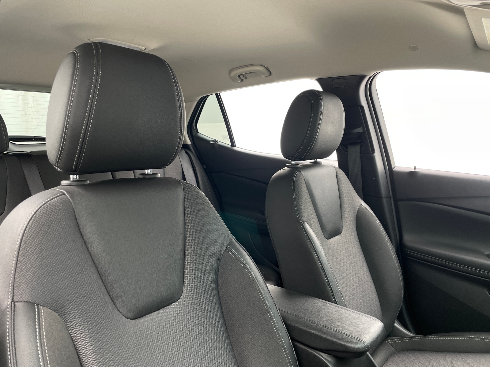 Thumbnail: 2025 Buick Encore GX - 2