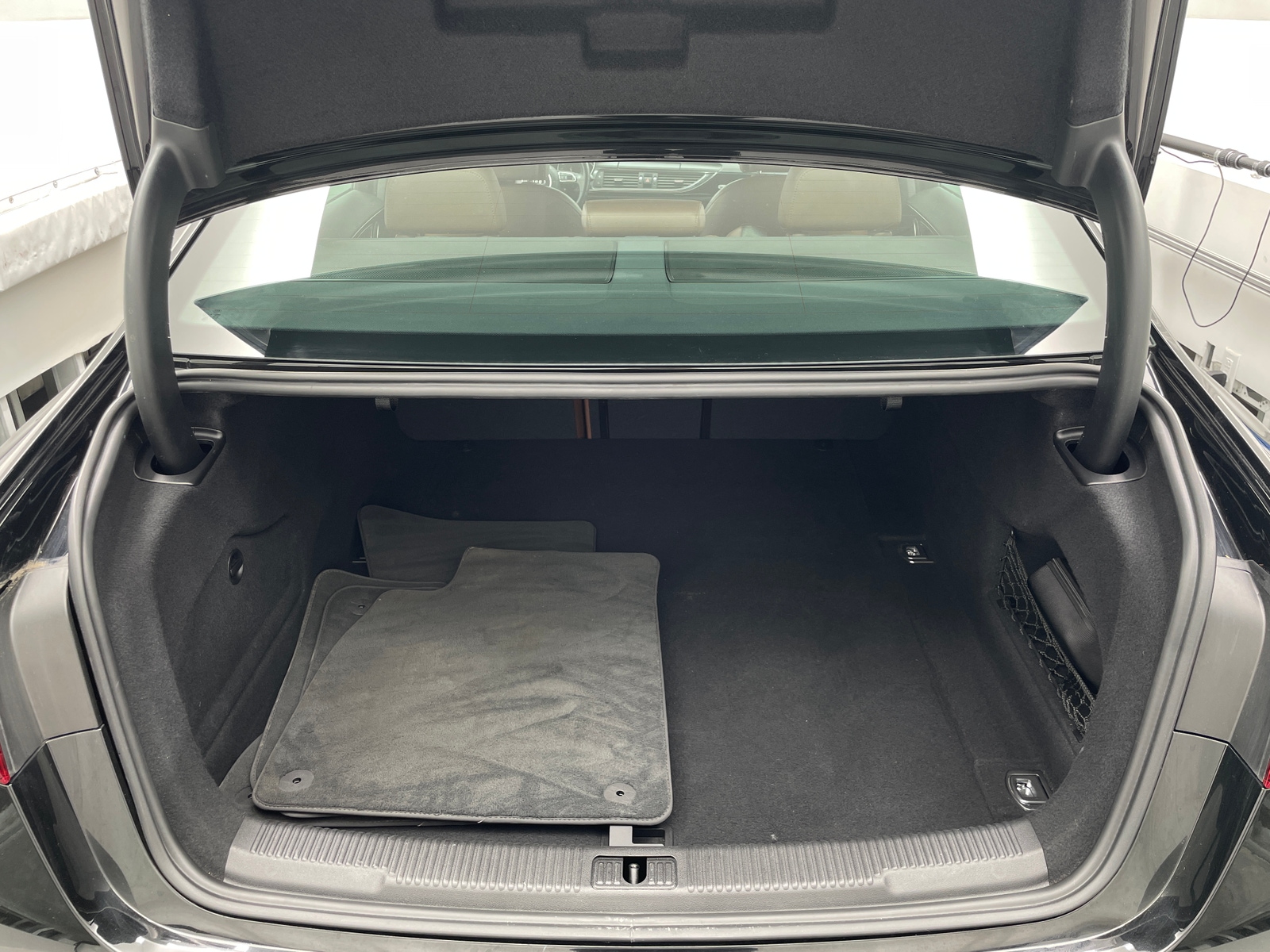 Thumbnail: 2018 Audi A6 - 6