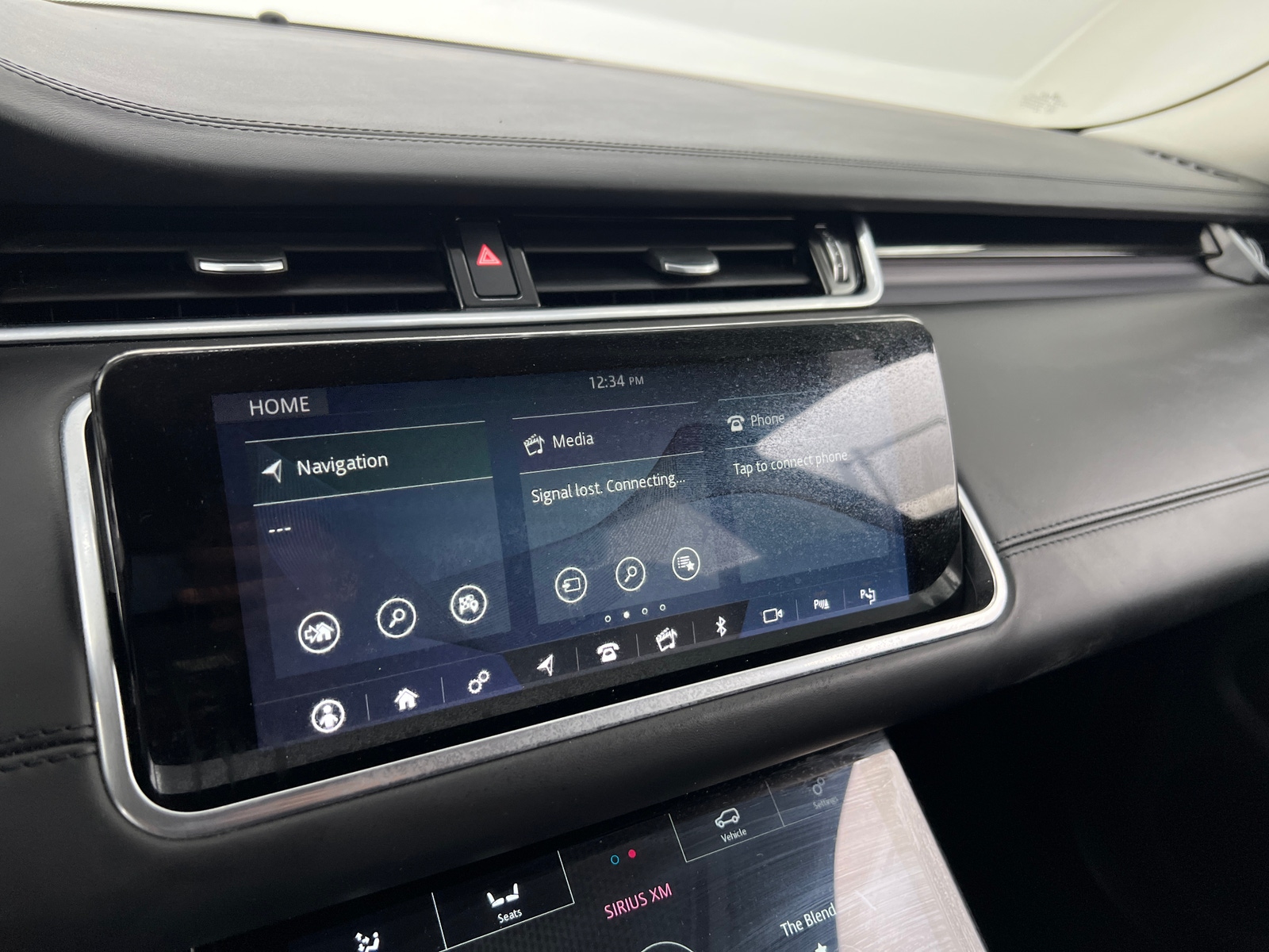 Thumbnail: 2020 Land Rover Range Rover Evoque - 3