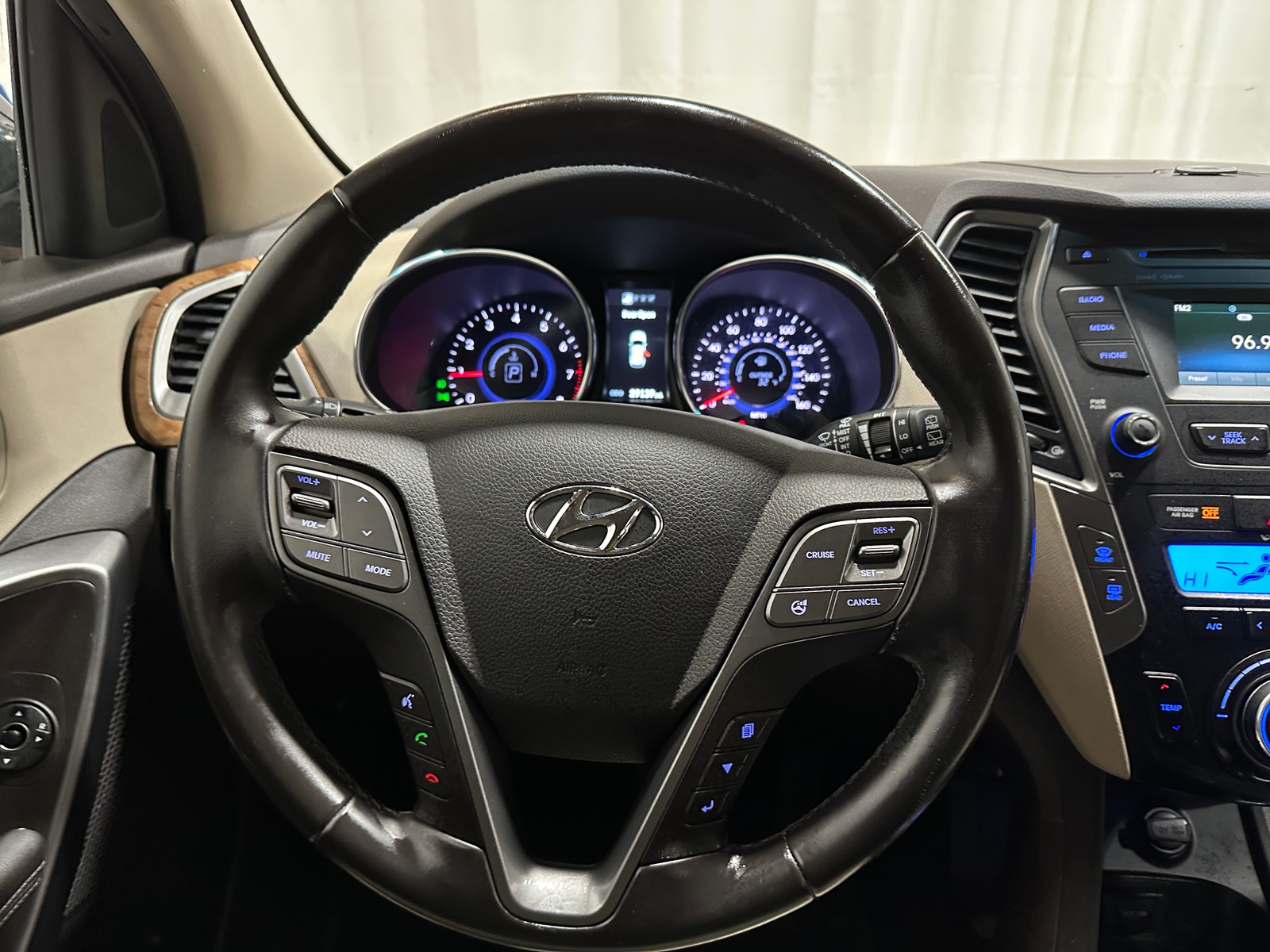 Thumbnail: 2014 Hyundai Santa Fe - 4