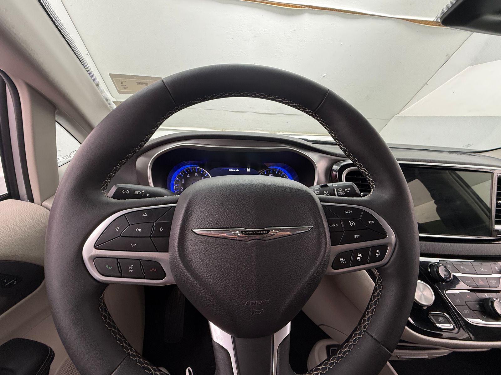 Thumbnail: 2024 Chrysler Pacifica - 4