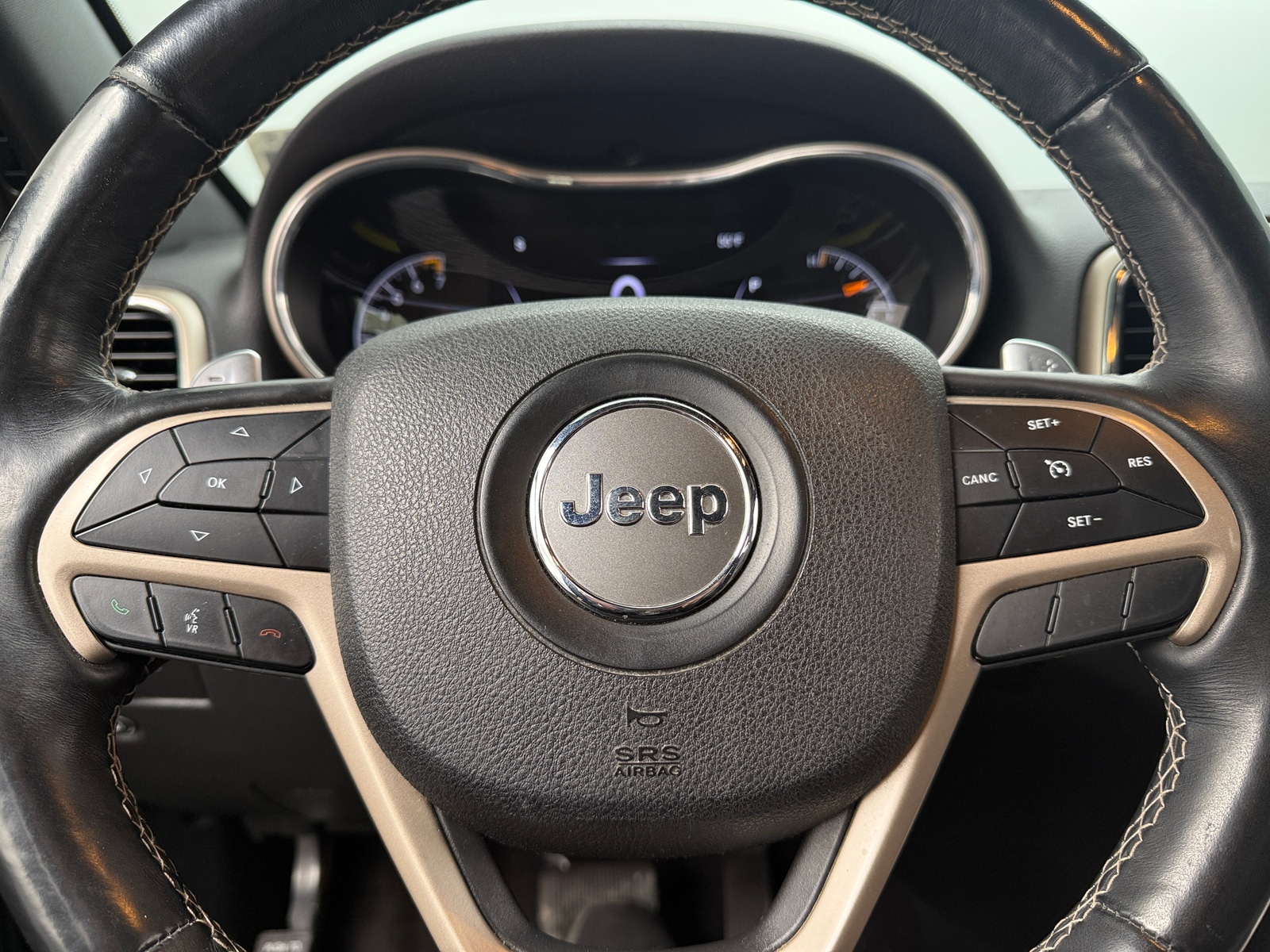 Thumbnail: 2017 Jeep Grand Cherokee - 4