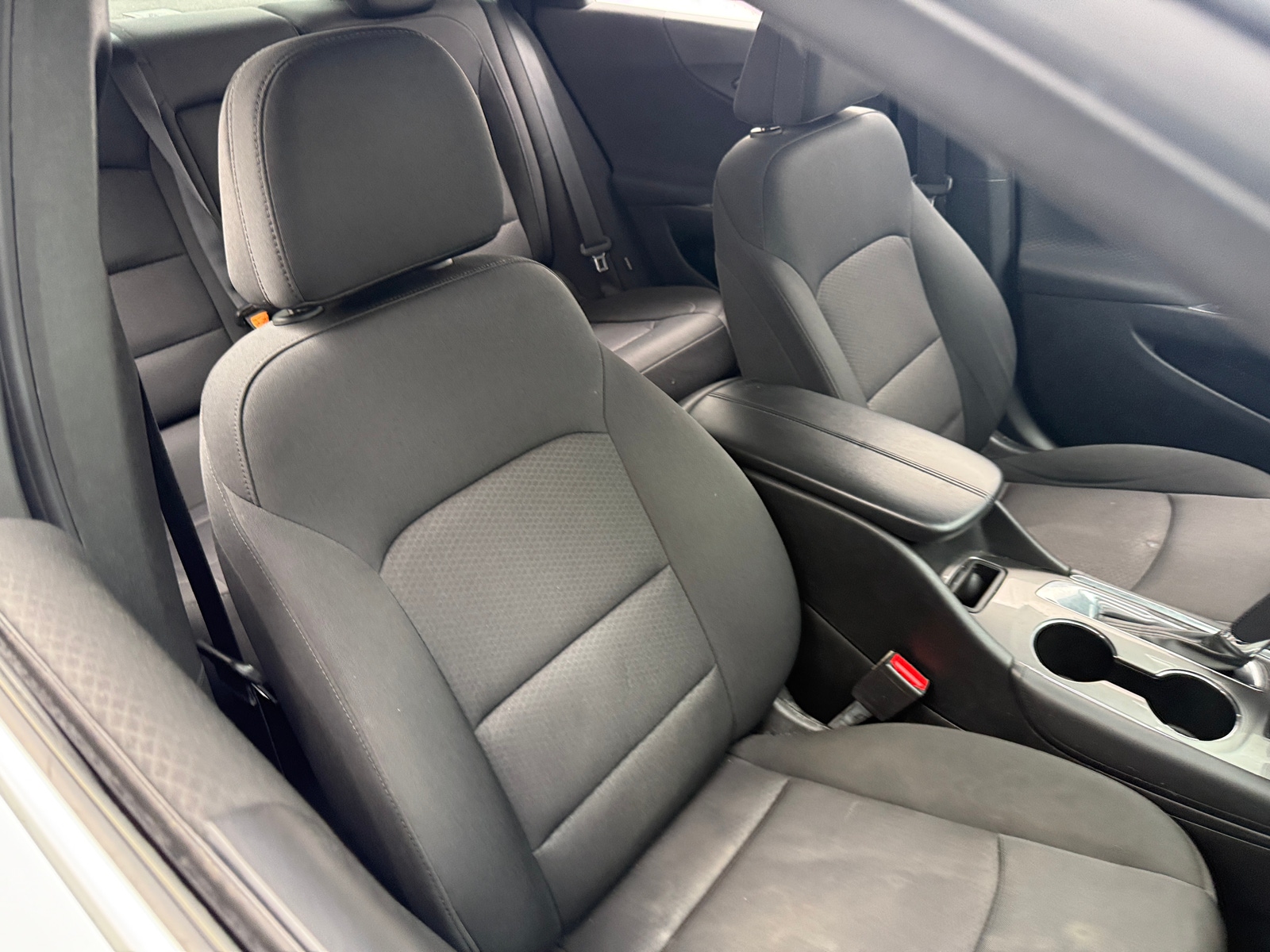 Thumbnail: 2018 Chevrolet Malibu - 2