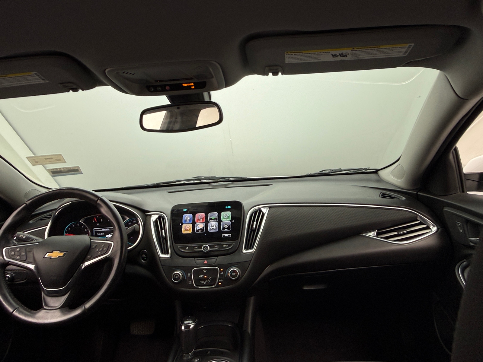 Thumbnail: 2018 Chevrolet Malibu - 3