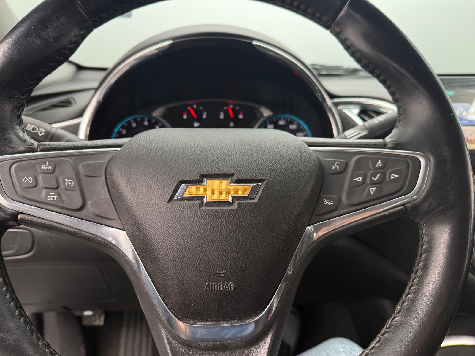 Thumbnail: 2018 Chevrolet Malibu - 5