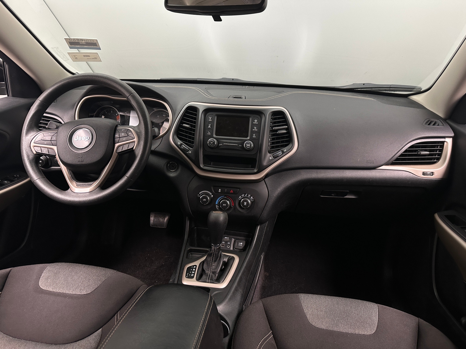 Thumbnail: 2018 Jeep Cherokee - 3