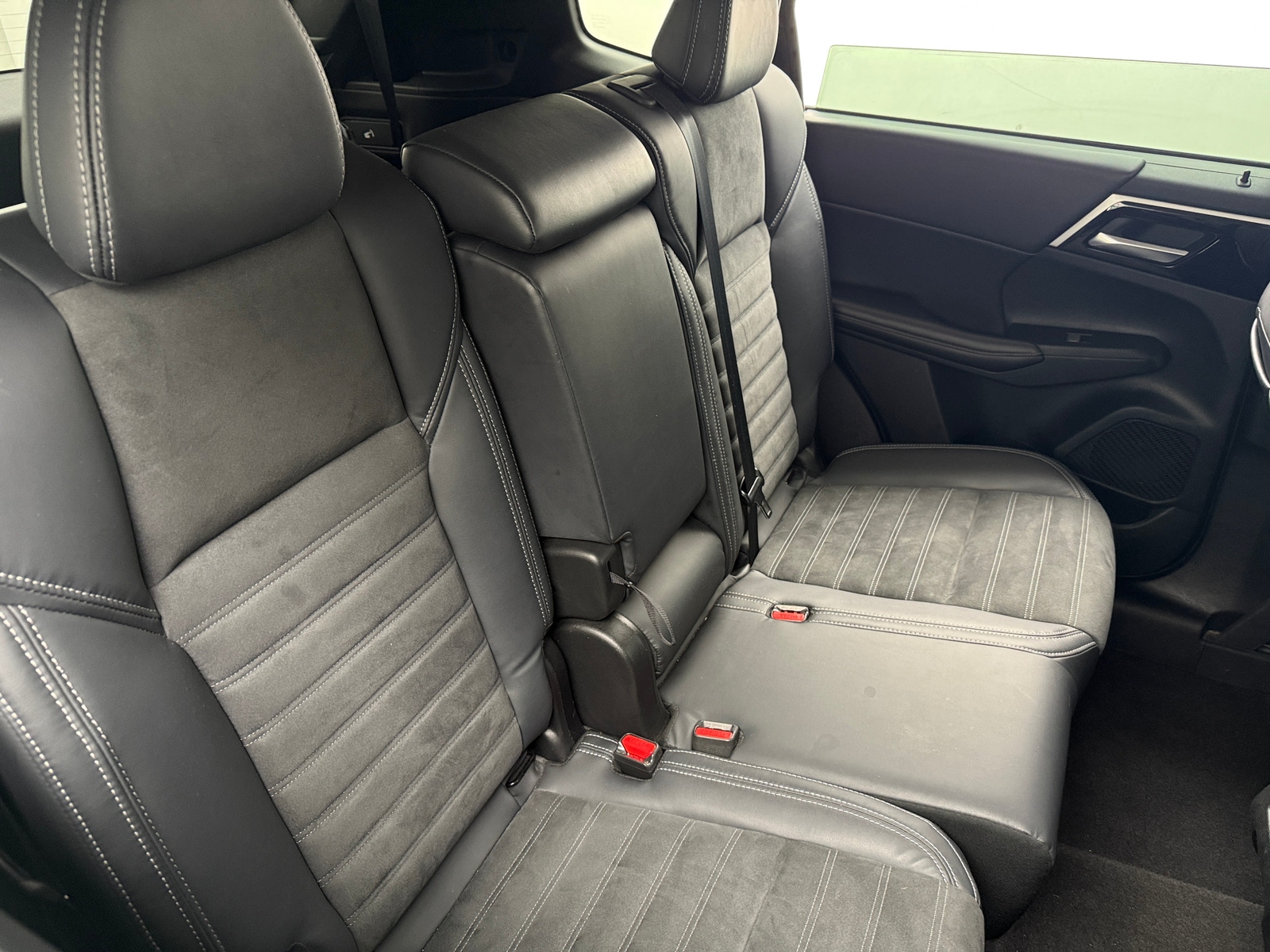 Thumbnail: 2022 Mitsubishi Outlander - 5