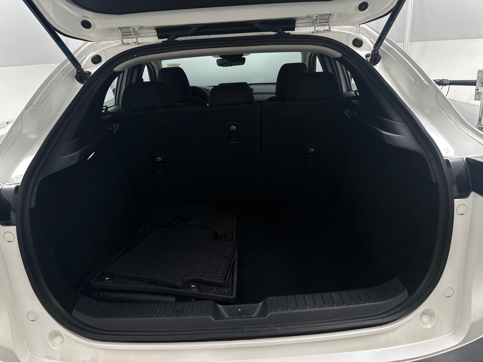 Thumbnail: 2022 Mazda CX-30 - 7