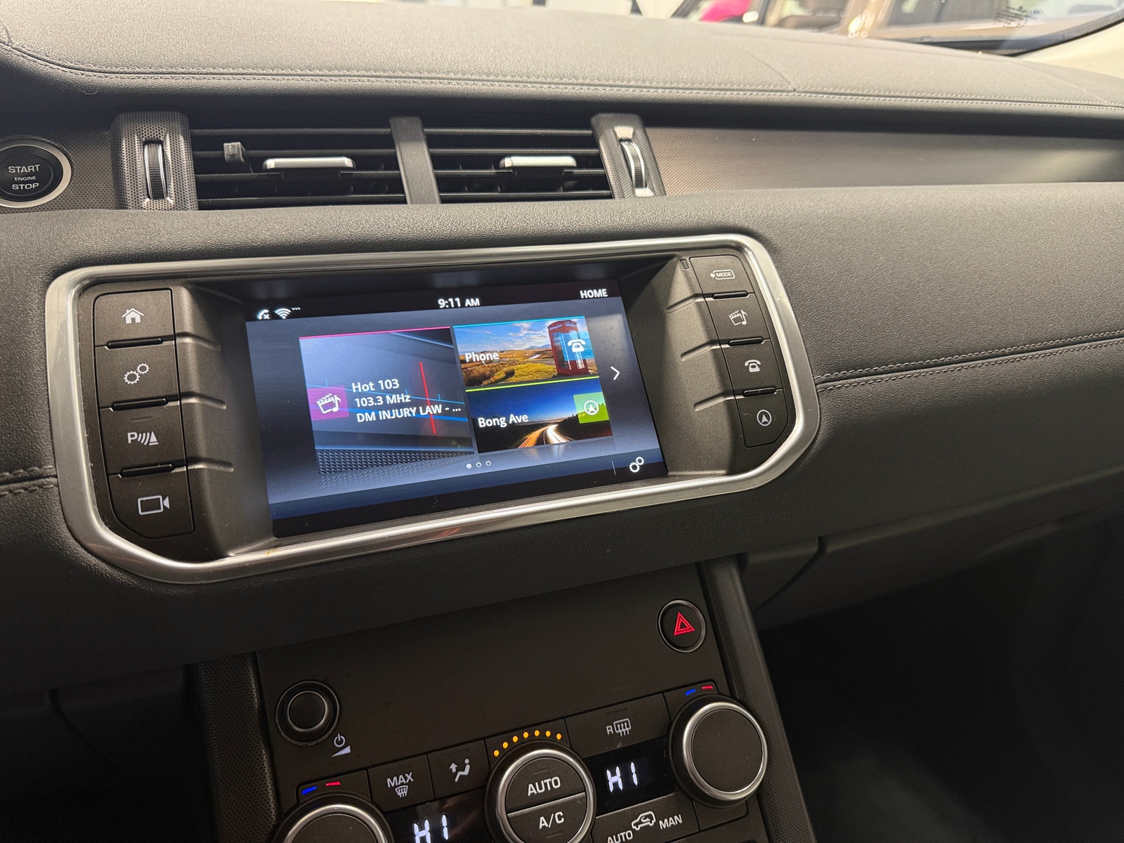 Thumbnail: 2019 Land Rover Range Rover Evoque - 3