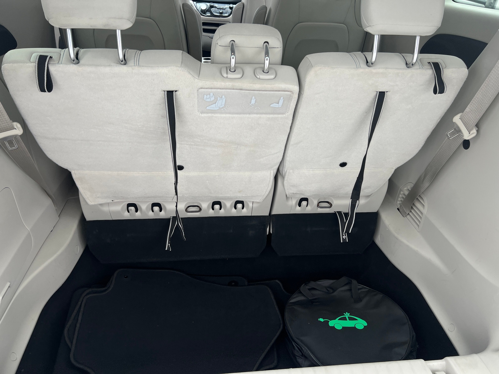 Thumbnail: 2018 Chrysler Pacifica - 7