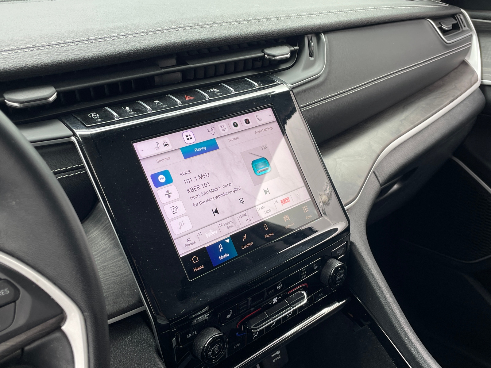 Thumbnail: 2022 Jeep Grand Cherokee - 3