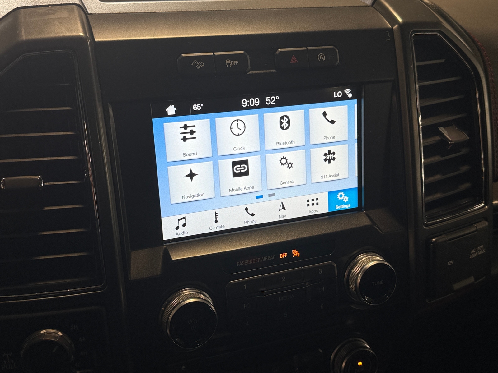 Thumbnail: 2018 Ford Econoline - 3